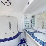 Blue Di