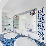 Blue Di
