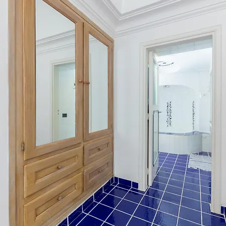 Blue Di * Κάπρι